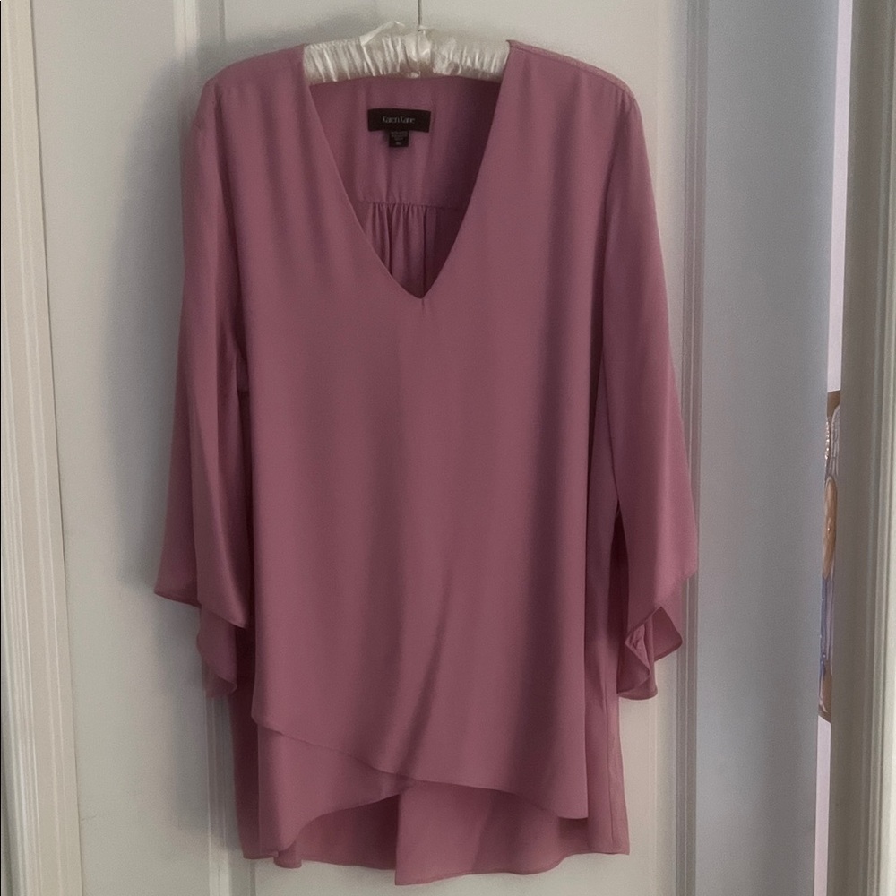 New with tags Mauve V-Neck Blouse by Karen Kane